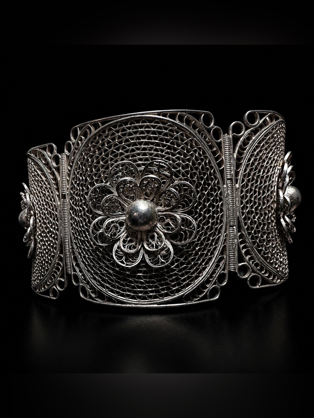 SOLD - Vintage Sterling Silver Articulated Filigree Panel Bracelet 7.5” - Picture 4 of 5
